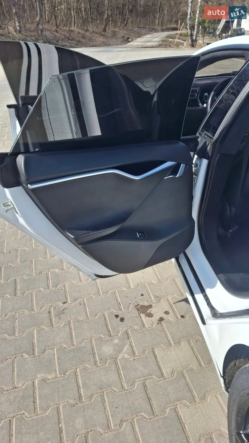 2015 Tesla Model S - мініатюра 9
