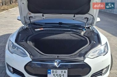 Ліфтбек Tesla Model S 2015 в Тернополі
