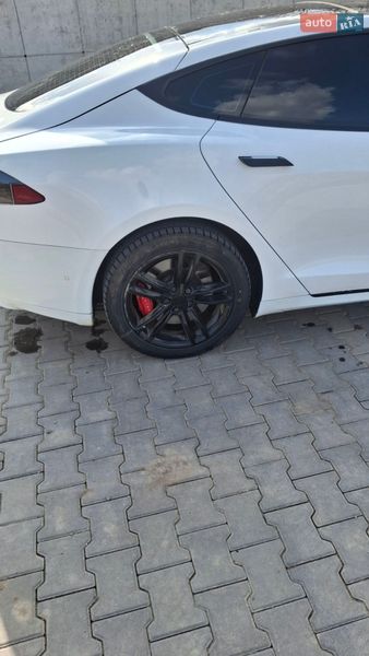 Ліфтбек Tesla Model S 2015 в Тернополі