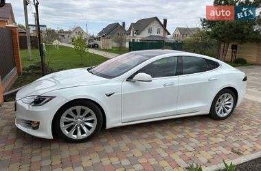 Лифтбек Tesla Model S 2017 в Киеве
