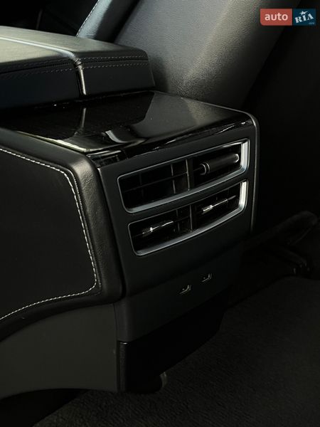 Лифтбек Tesla Model S 2015 в Смыге