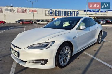 Лифтбек Tesla Model S 2020 в Борисполе