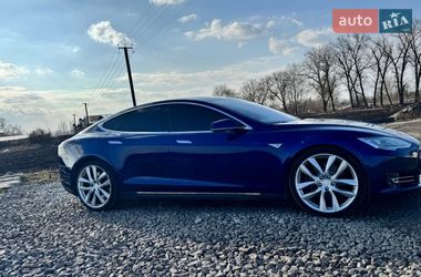 Лифтбек Tesla Model S 2015 в Киеве