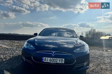 Лифтбек Tesla Model S 2015 в Киеве