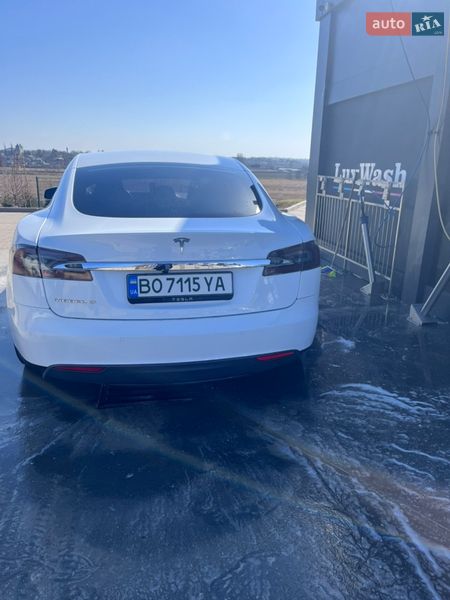Ліфтбек Tesla Model S 2014 в Шумську