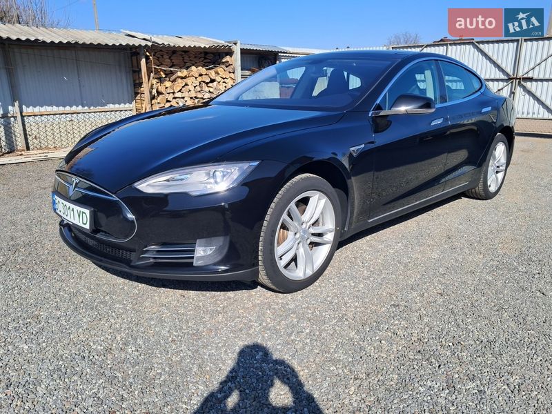 Лифтбек Tesla Model S 2014 в Радехове