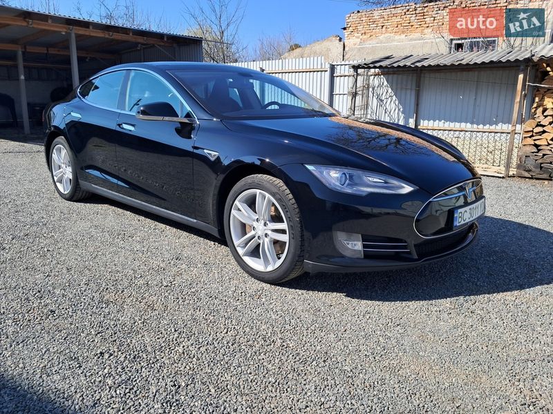 Лифтбек Tesla Model S 2014 в Радехове