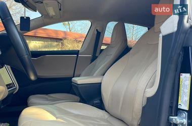 Лифтбек Tesla Model S 2014 в Черновцах
