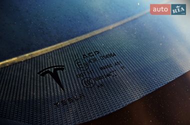 Ліфтбек Tesla Model S 2021 в Черкасах