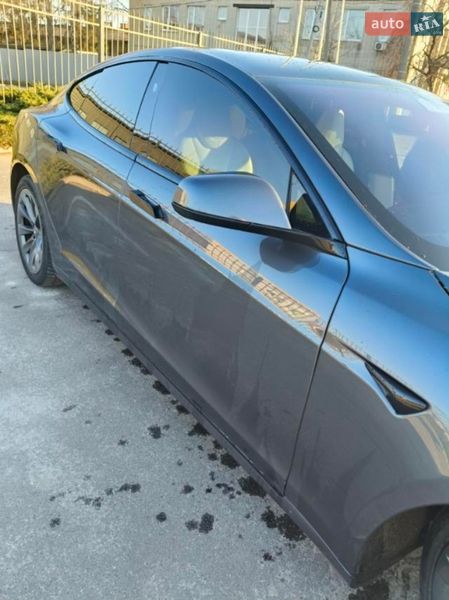 Лифтбек Tesla Model S 2019 в Сумах