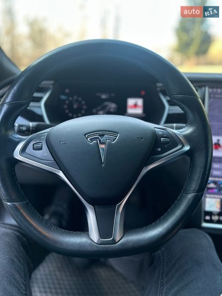 Ліфтбек Tesla Model S 2016 в Житомирі фото 22 Ліфтбек Tesla Model S 2016 в Житомирі
