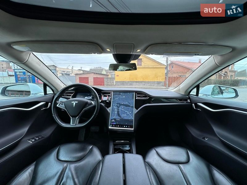 Ліфтбек Tesla Model S 2015 в Вінниці