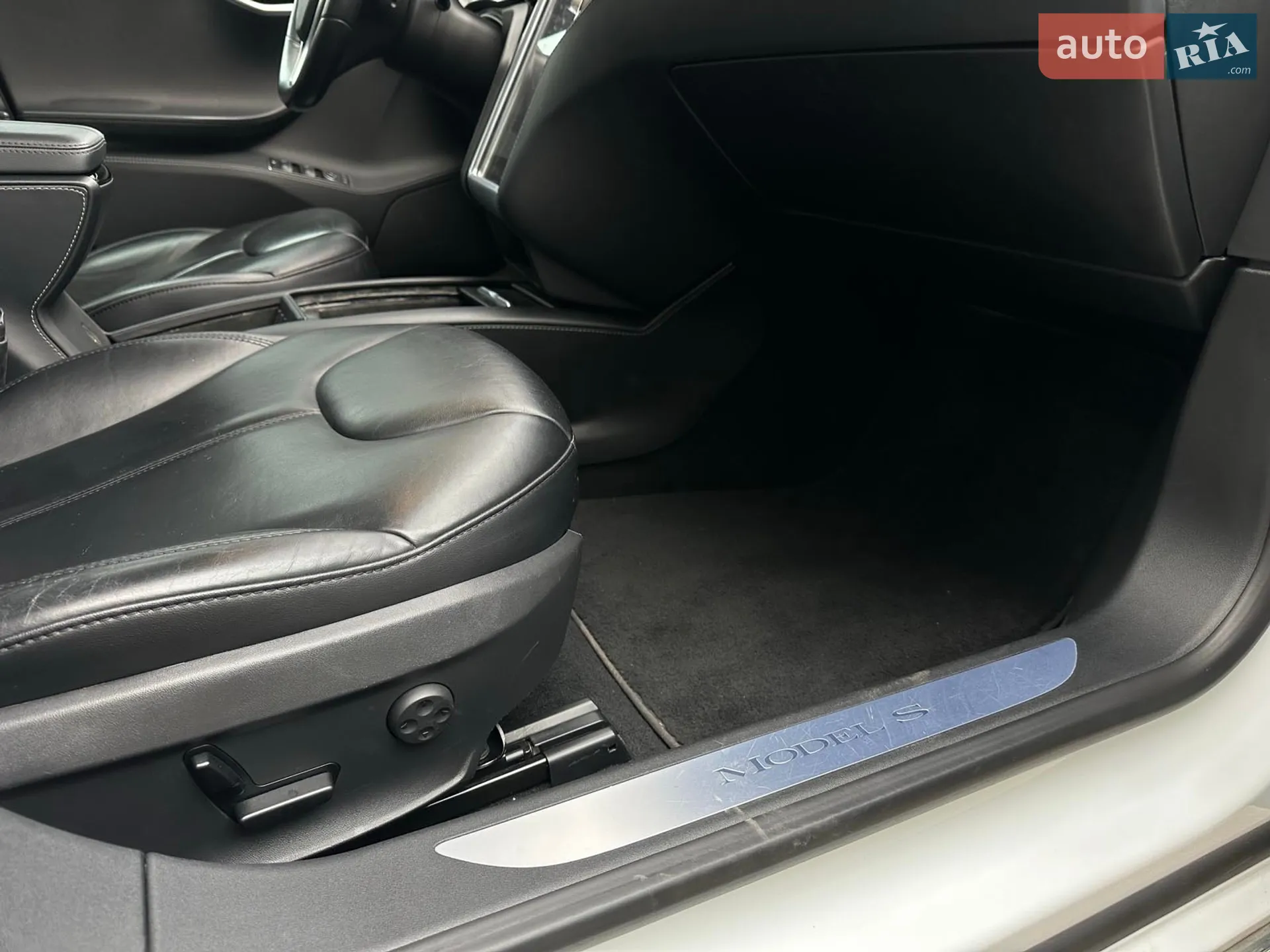 2015 Tesla Model S - мініатюра 19