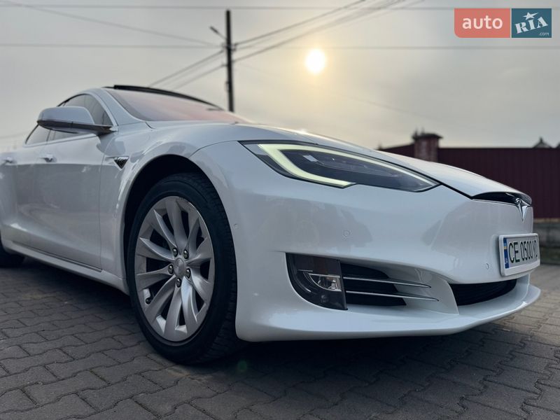 Tesla Model S 2018