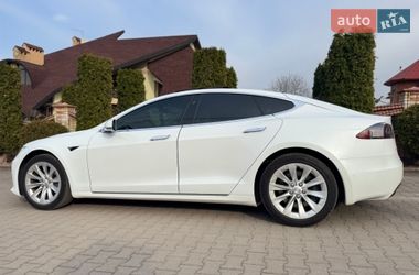 Лифтбек Tesla Model S 2018 в Черновцах
