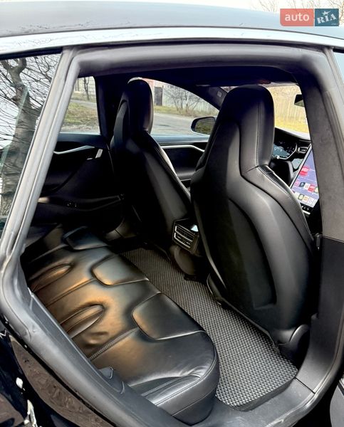 Ліфтбек Tesla Model S 2015 в Харкові
