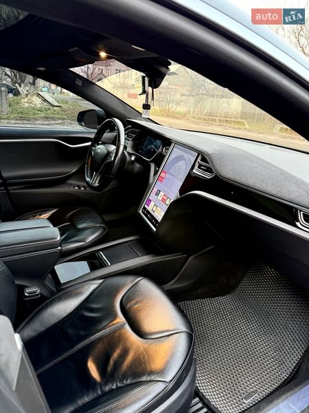 Ліфтбек Tesla Model S 2015 в Харкові