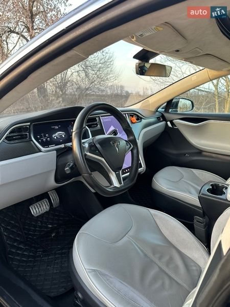 Ліфтбек Tesla Model S 2012 в Чемерівцях