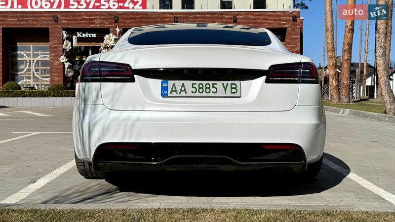 Лифтбек Tesla Model S 2023 в Киеве фото 5 Лифтбек Tesla Model S 2023 в Киеве