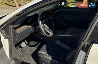 Лифтбек Tesla Model S 2023 в Киеве