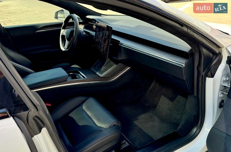 Лифтбек Tesla Model S 2023 в Киеве фото 9 Лифтбек Tesla Model S 2023 в Киеве