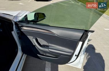 Лифтбек Tesla Model S 2023 в Киеве