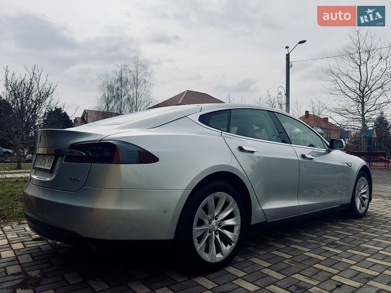 Ліфтбек Tesla Model S 2015 в Одесі