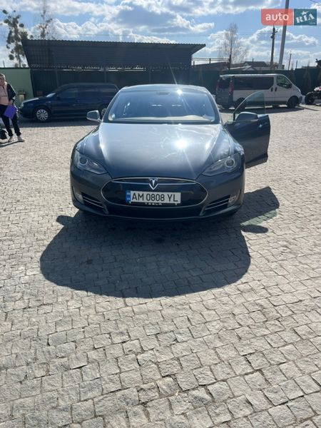 Лифтбек Tesla Model S 2013 в Житомире
