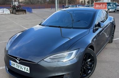 Ліфтбек Tesla Model S 2017 в Житомирі