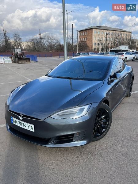 Ліфтбек Tesla Model S 2017 в Житомирі
