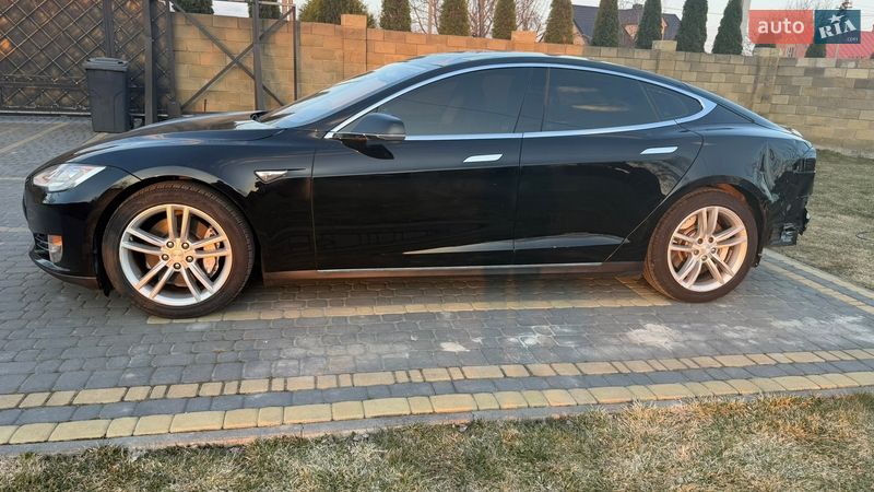 Ліфтбек Tesla Model S 2014 в Луцьку фото 17 Ліфтбек Tesla Model S 2014 в Луцьку