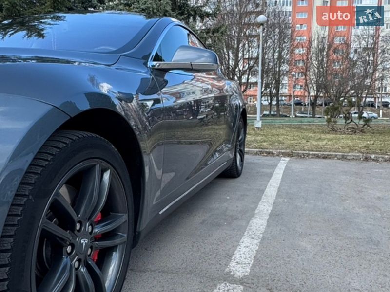 Ліфтбек Tesla Model S 2014 в Рівному