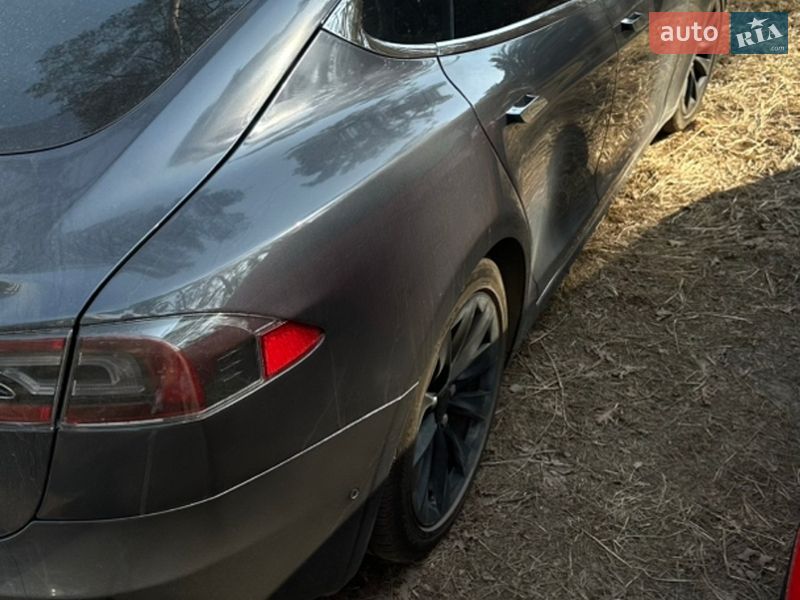 Ліфтбек Tesla Model S 2016 в Ірпені фото 10 Ліфтбек Tesla Model S 2016 в Ірпені