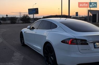 Ліфтбек Tesla Model S 2016 в Києві