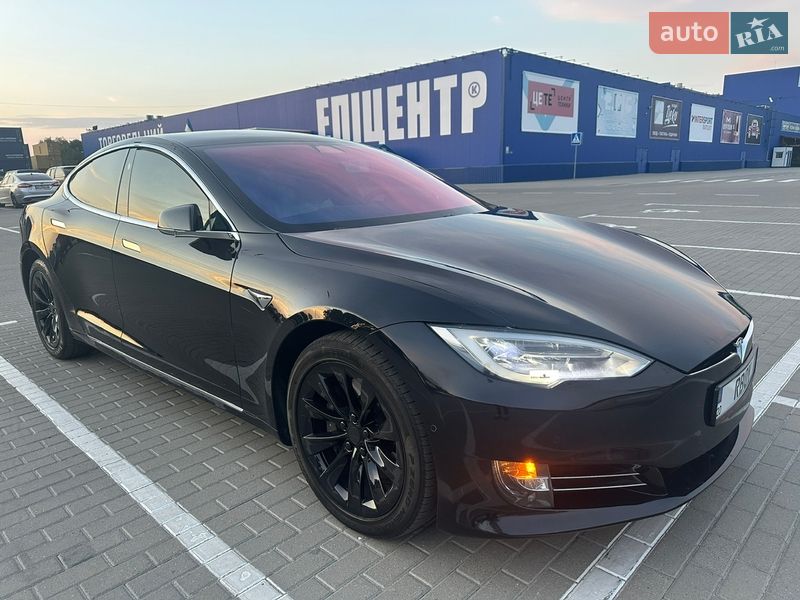 Tesla Model S 2017