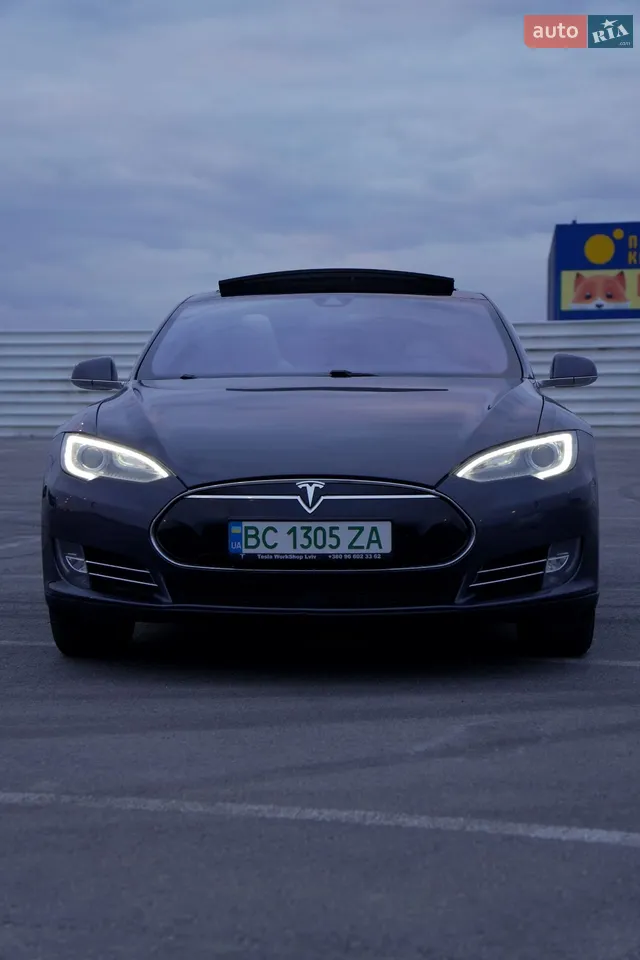 2015 Tesla Model S - мініатюра 12