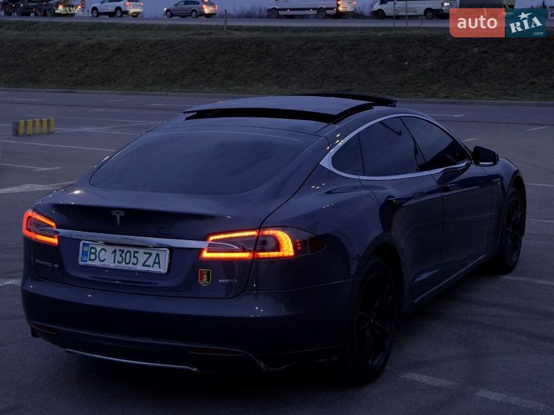 Лифтбек Tesla Model S 2015 в Львове фото 4 Лифтбек Tesla Model S 2015 в Львове