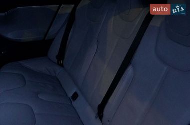 Лифтбек Tesla Model S 2015 в Львове