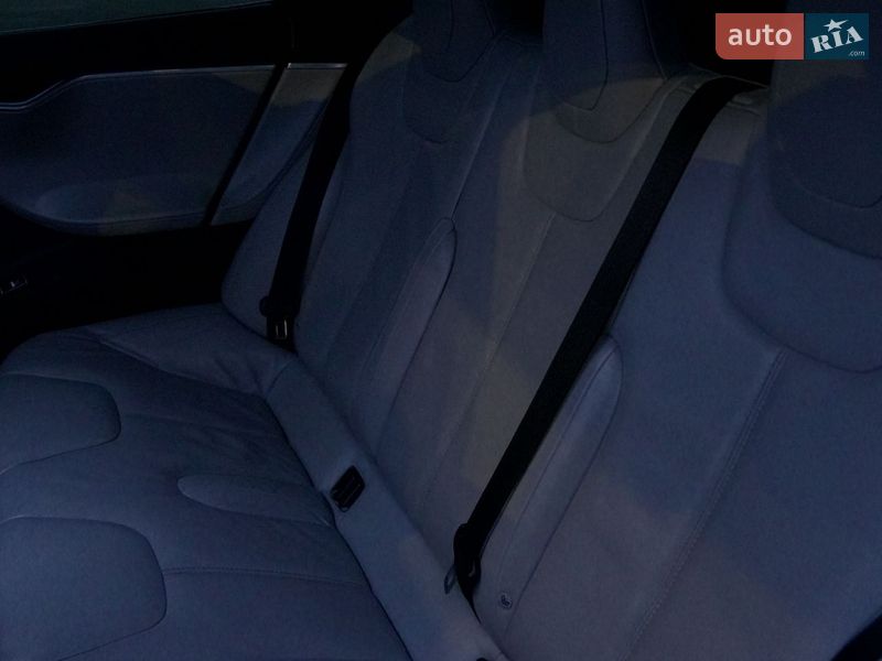 Лифтбек Tesla Model S 2015 в Львове фото 13 Лифтбек Tesla Model S 2015 в Львове