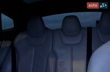 Лифтбек Tesla Model S 2015 в Львове