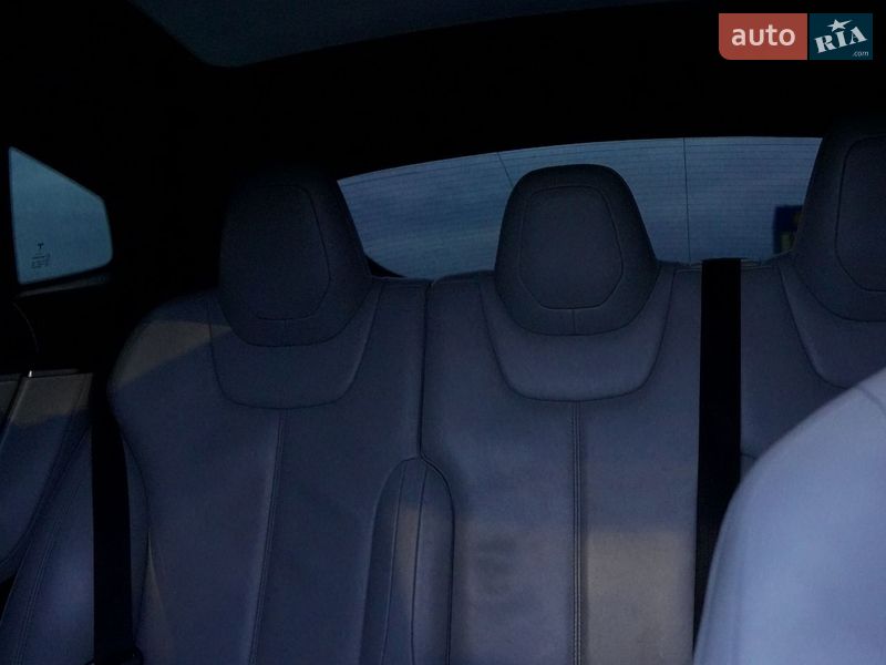 Лифтбек Tesla Model S 2015 в Львове фото 14 Лифтбек Tesla Model S 2015 в Львове