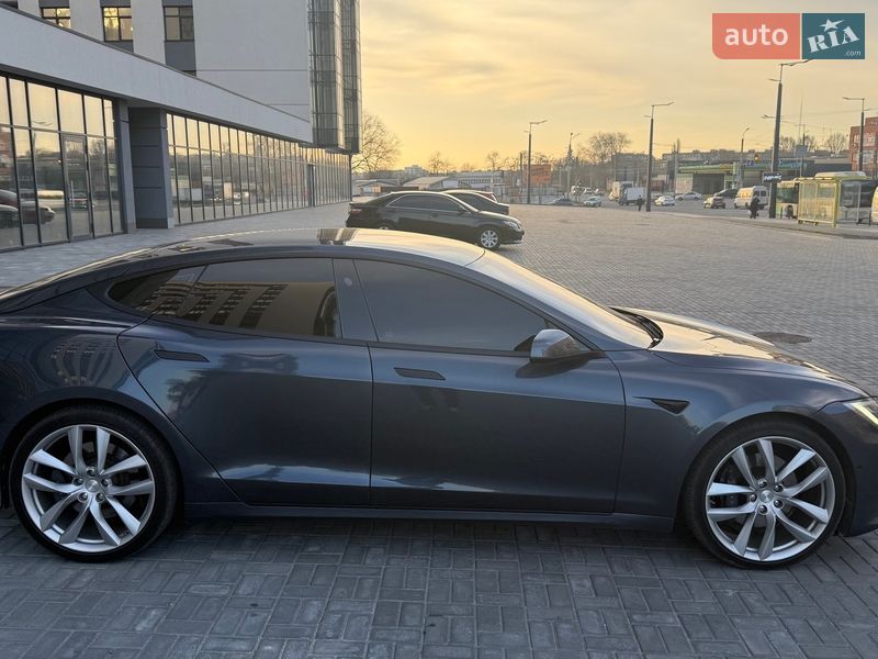 Ліфтбек Tesla Model S 2017 в Дніпрі фото 3 Ліфтбек Tesla Model S 2017 в Дніпрі