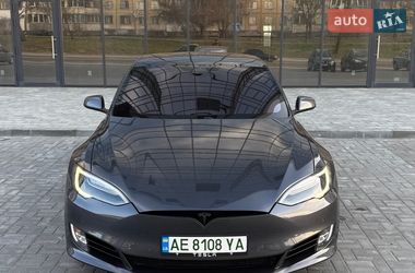 Лифтбек Tesla Model S 2017 в Днепре