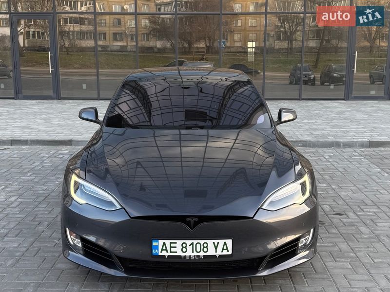 Ліфтбек Tesla Model S 2017 в Дніпрі фото 2 Ліфтбек Tesla Model S 2017 в Дніпрі