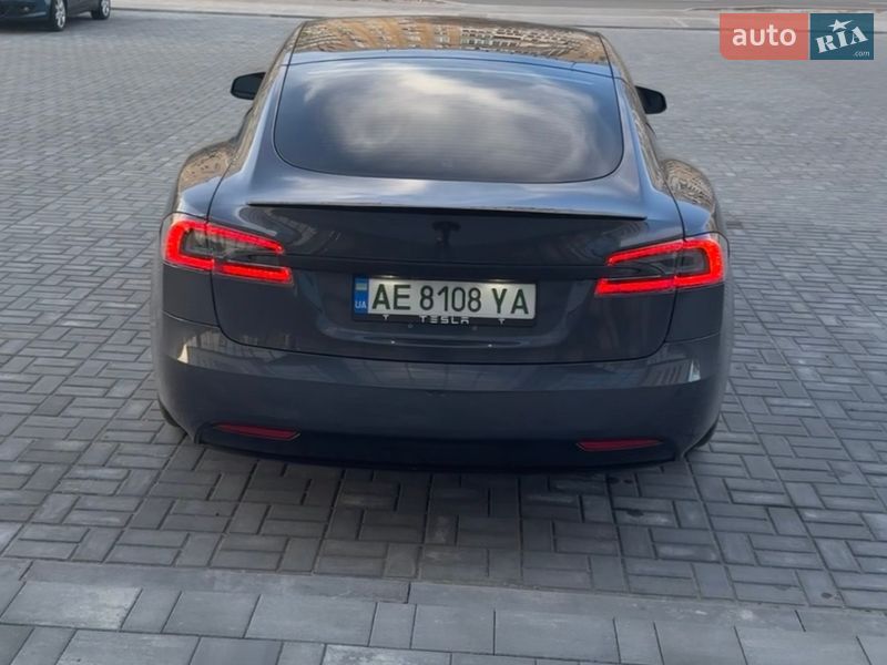 Ліфтбек Tesla Model S 2017 в Дніпрі фото 5 Ліфтбек Tesla Model S 2017 в Дніпрі