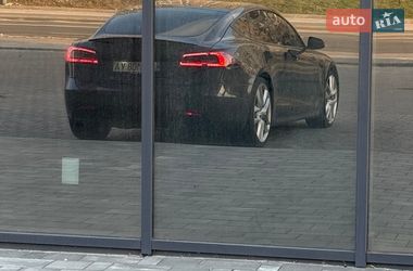 Лифтбек Tesla Model S 2017 в Днепре