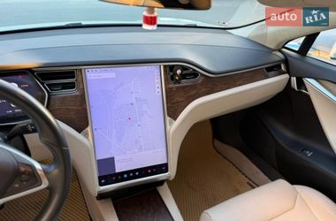 Лифтбек Tesla Model S 2017 в Дубно