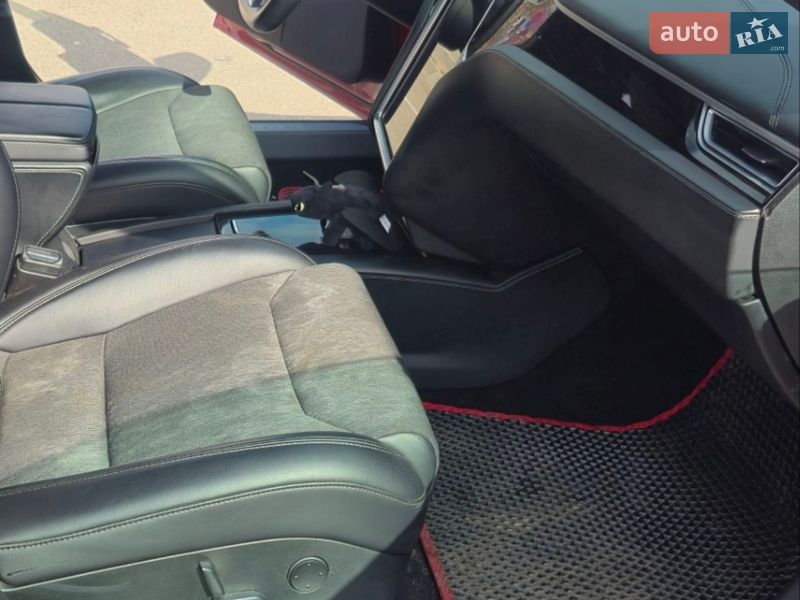 Лифтбек Tesla Model S 2017 в Киеве