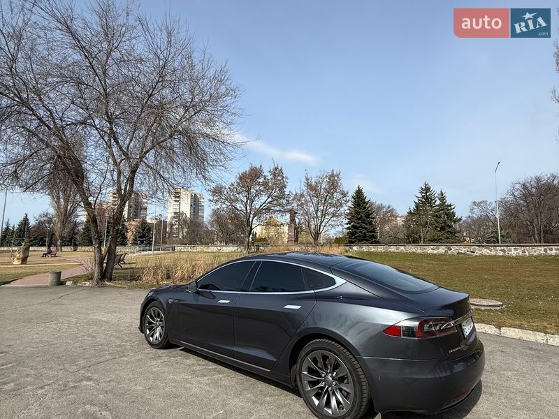 Лифтбек Tesla Model S 2016 в Кременчуге фото 10 Лифтбек Tesla Model S 2016 в Кременчуге