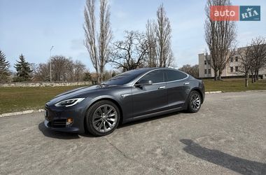 Лифтбек Tesla Model S 2016 в Кременчуге